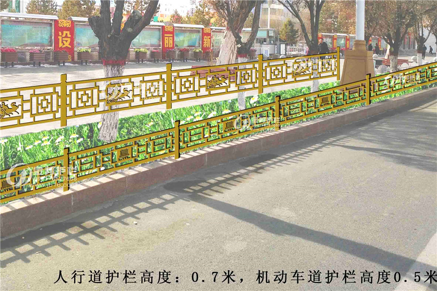 草坪護(hù)欄-015