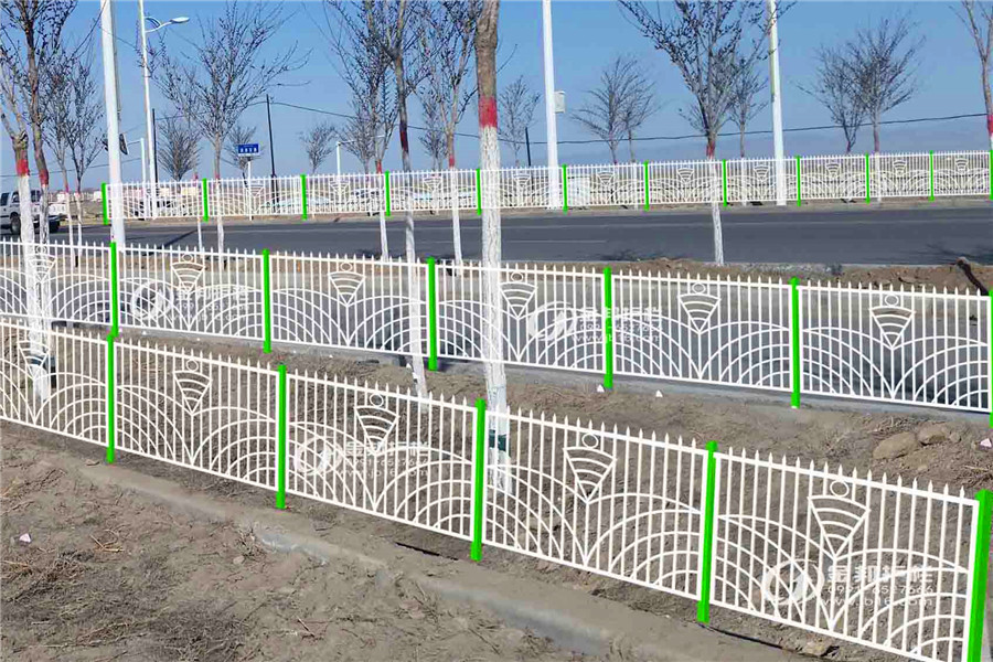 草坪護(hù)欄-021