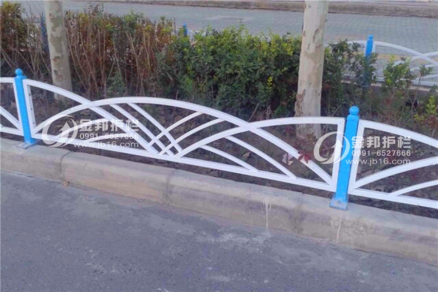 草坪護(hù)欄-024